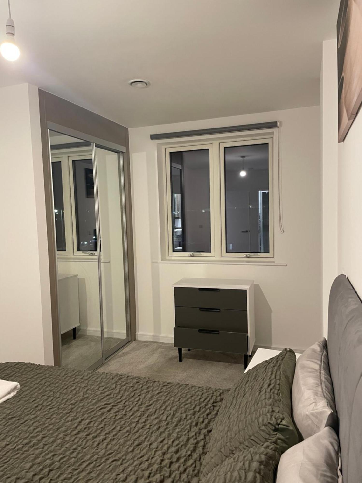 Luxurious 2 Bedroom Apartment Barking  Eksteriør bilde